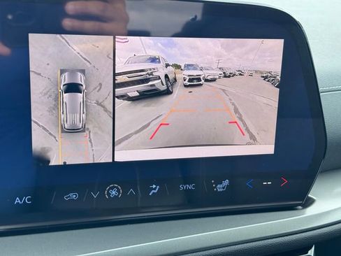 New 2026 Chevrolet Traverse LT w/ Driver Confidence Package FWD image 15