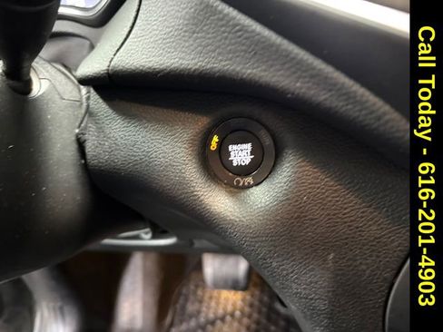 Used 2022 Jeep Cherokee Trailhawk image 20