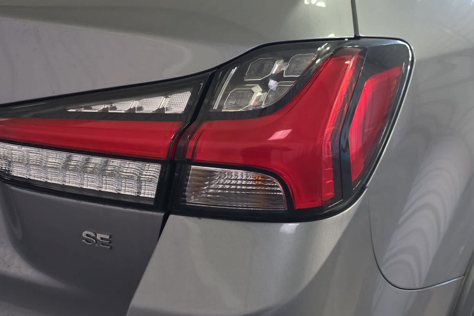 Used 2024 Mitsubishi Outlander Sport SE AWD/4WD image 13