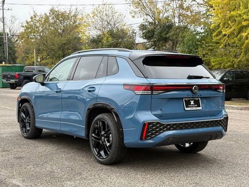 New 2026 Volkswagen Tiguan SE R-Line FWD image 7