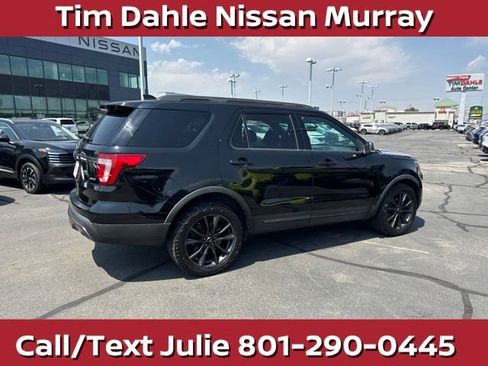 Used 2017 Ford Explorer XLT w/ Equipment Group 202A AWD/4WD image 9