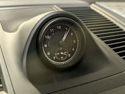 Used 2023 Porsche Macan image 34