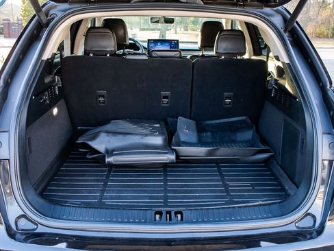 Used 2023 Lincoln Nautilus AWD w/ Premium Package image 19