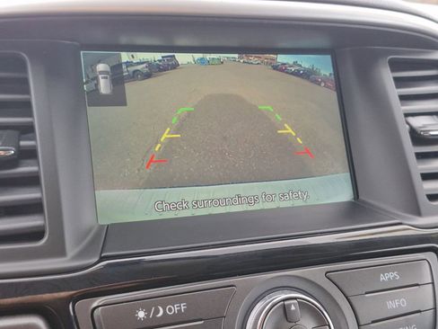 Used 2020 Nissan Pathfinder SV image 22