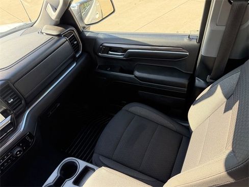 Used 2024 Chevrolet Silverado 1500 LT image 17