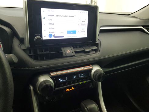 Certified 2025 Toyota RAV4 LE FWD image 27