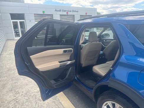 Used 2021 Ford Explorer XLT w/ Equipment Group 202A AWD/4WD image 44