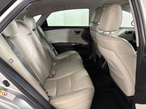 Used 2018 Toyota Avalon XLE w/ All Weather Liner Package FWD image 42
