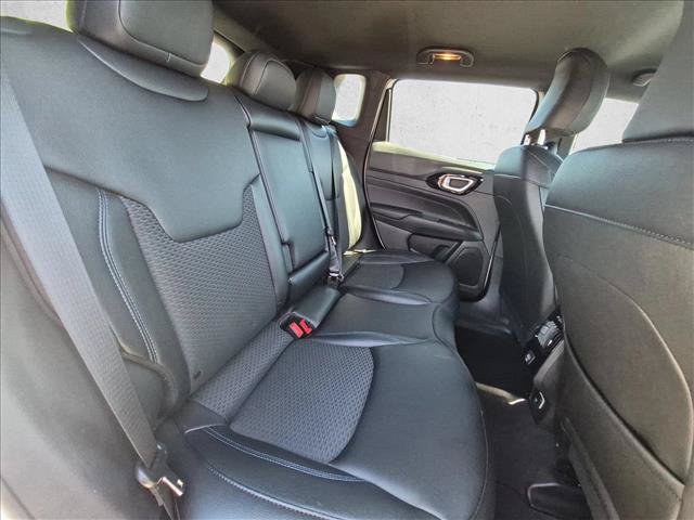 Used 2026 Jeep Compass Latitude AWD/4WD image 19