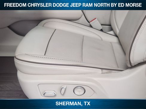 Used 2023 GMC Yukon XL Denali w/ Denali Reserve Package AWD/4WD image 18