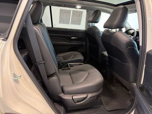 Used 2024 Toyota Grand Highlander AWD image 44