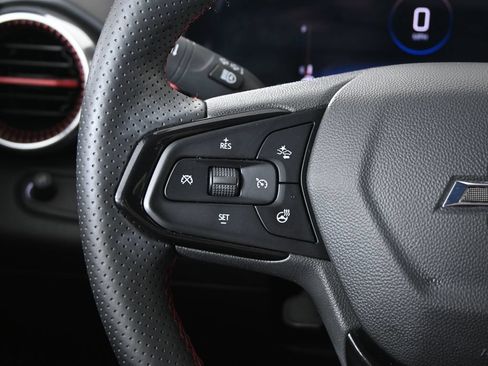 Used 2024 Chevrolet Trax RS FWD image 33