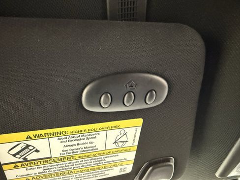 Used 2018 Ford Explorer XLT w/ Equipment Group 202A image 16