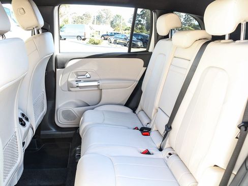 Certified 2025 Mercedes-Benz GLB 250 image 21