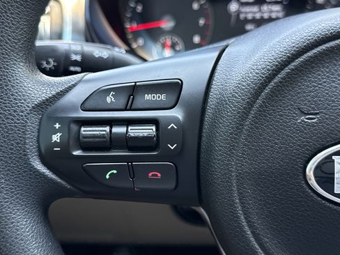 Used 2017 Kia Sorento LX image 14
