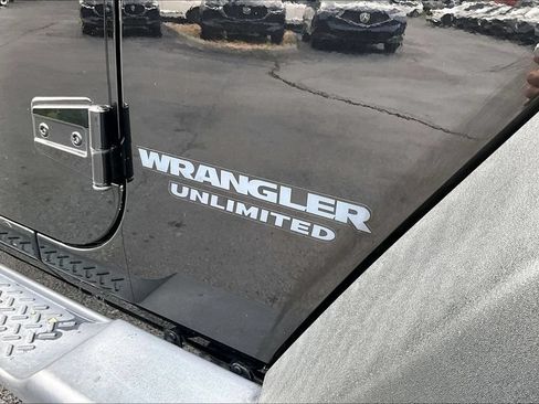 Used 2017 Jeep Wrangler Unlimited Sport AWD/4WD image 8