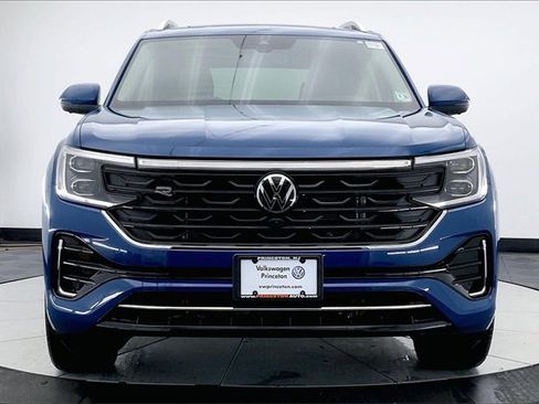 Used 2025 Volkswagen Atlas SEL Premium R-Line image 3