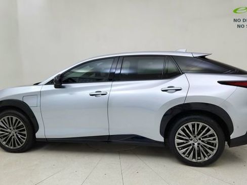 Used 2023 Lexus RZ 450e Premium w/ Cold Area Package AWD/4WD image 4