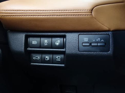 Used 2019 Toyota Avalon Limited w/ Advanced Safety Package FWD image 39