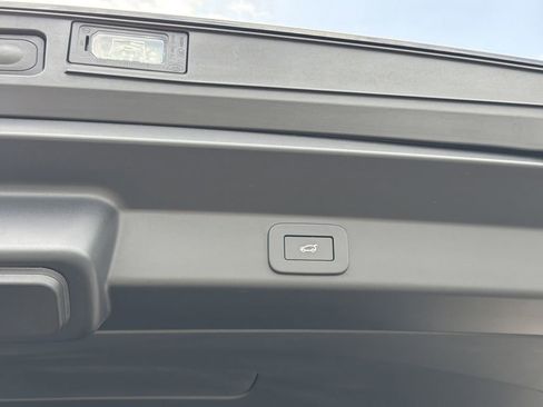 Used 2024 Land Rover Range Rover Sport SE image 8