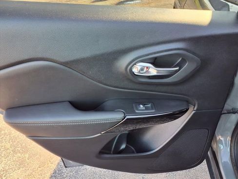 Used 2023 Jeep Cherokee Altitude Lux image 77