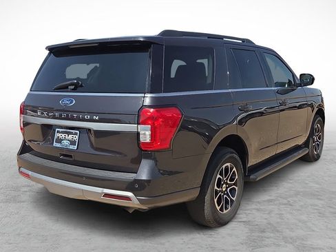 Used 2024 Ford Expedition XLT RWD image 10