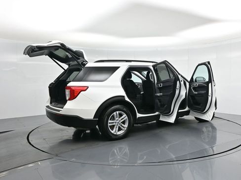 Certified 2023 Ford Explorer XLT image 6