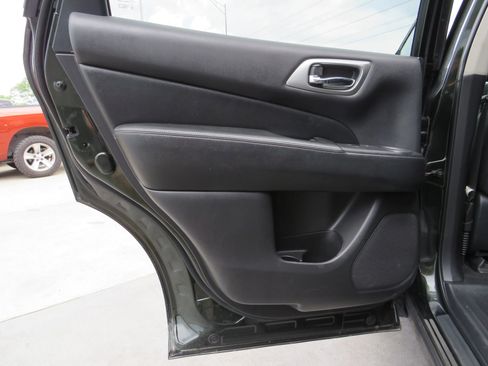 Used 2018 Nissan Pathfinder SV w/ SV All Weather Package image 51