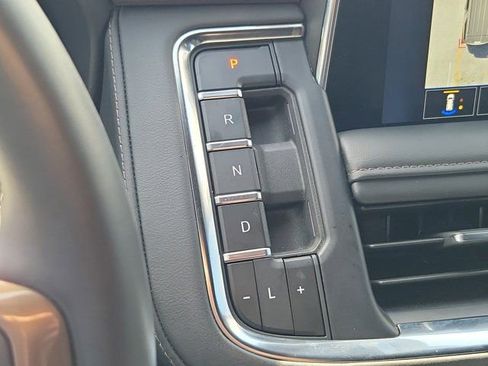 Used 2024 Chevrolet Tahoe High Country w/ Premium Package 2 RWD image 33