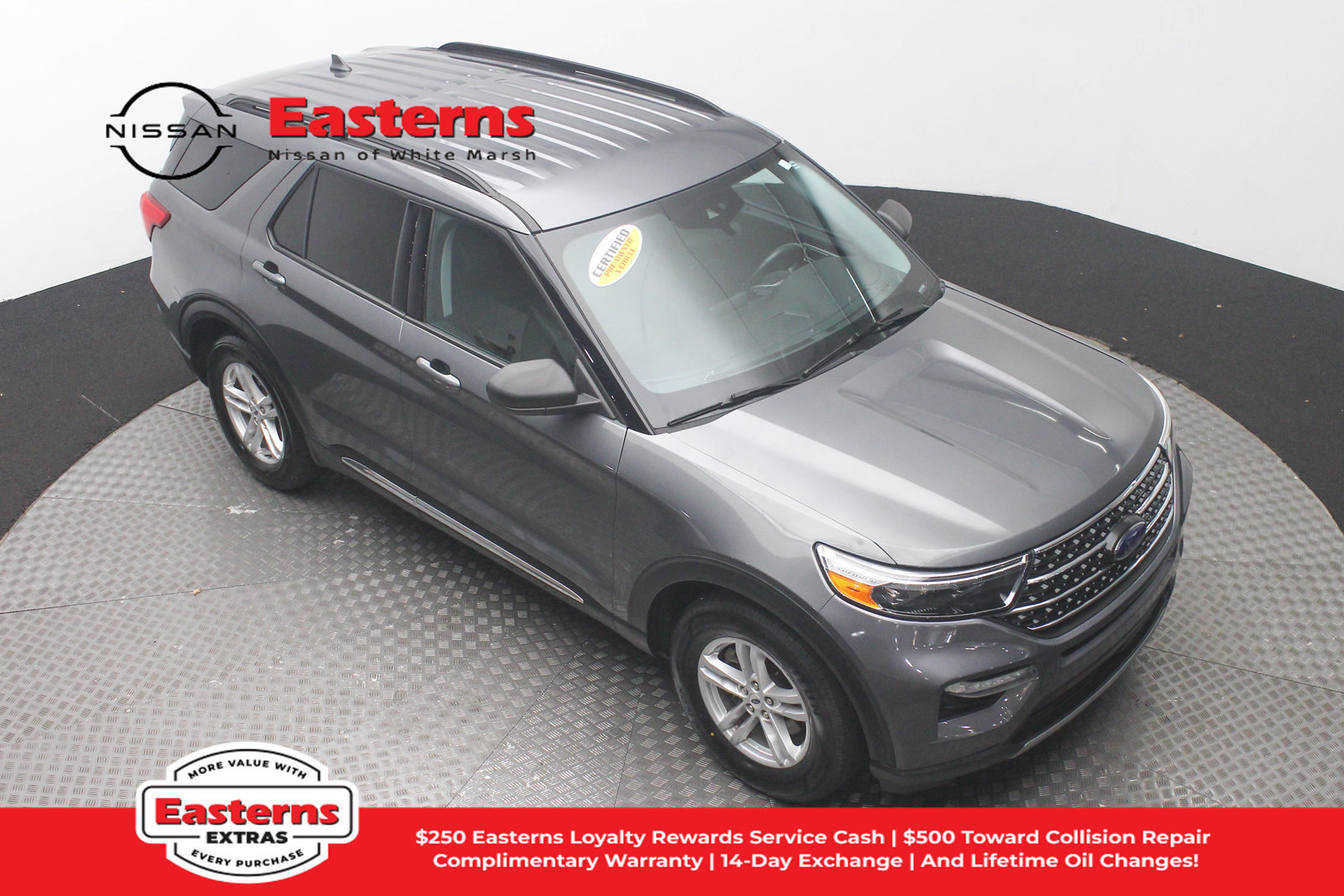 Used 2023 Ford Explorer XLT w/ Equipment Group 202A RWD image 3