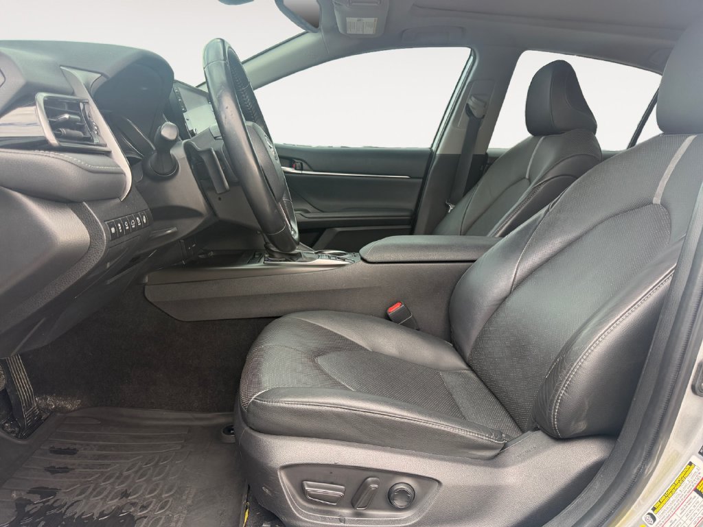 Used 2022 Toyota Camry XSE w/ Navigation Package FWD image 9