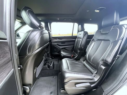 Used 2024 Jeep Grand Cherokee L Limited w/ Luxury Tech Group II image 22