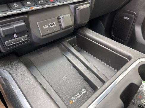 Used 2021 GMC Sierra 1500 AT4 w/ AT4 Preferred Package AWD/4WD image 21
