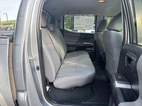 Used 2020 Toyota Tacoma SR5 AWD/4WD image 41