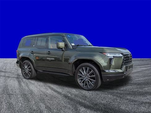 Used 2024 Lexus GX 550 w/ Accessory Package (Z1) AWD/4WD image 2