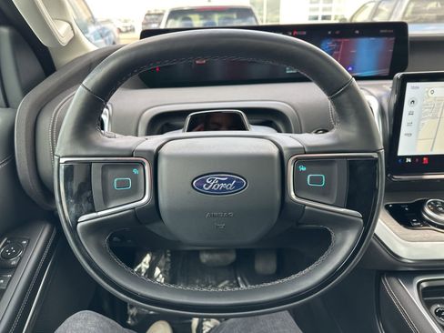 Used 2025 Ford Expedition Max Platinum AWD/4WD image 52