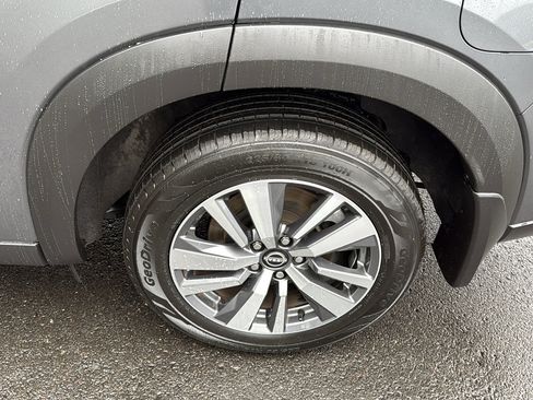 Certified 2024 Nissan Pathfinder SL image 22