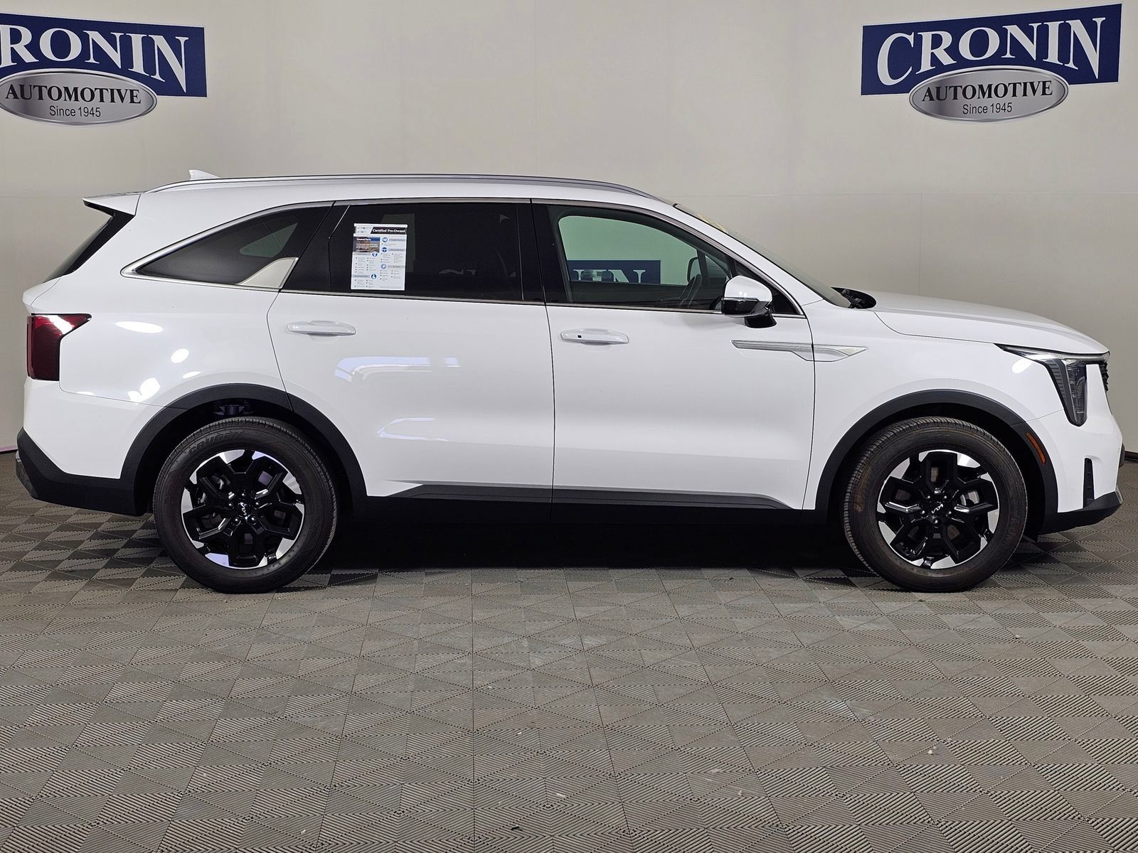 Used 2024 Kia Sorento S w/ Panoramic Sunroof Package FWD image 32