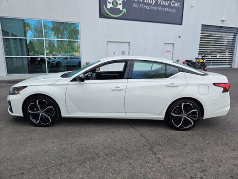 Used 2024 Nissan Altima 2.5 SR FWD image 8