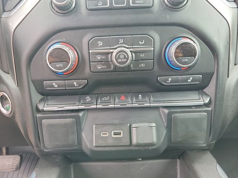 Used 2021 Chevrolet Silverado 1500 LT Trail Boss w/ Bed Protection Package AWD/4WD image 10