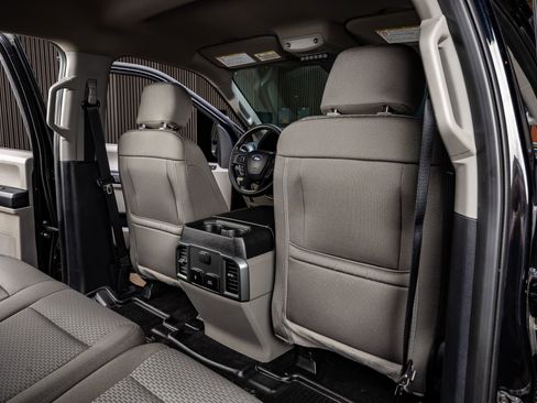 Used 2020 Ford F250 XLT w/ XLT Premium Package image 28