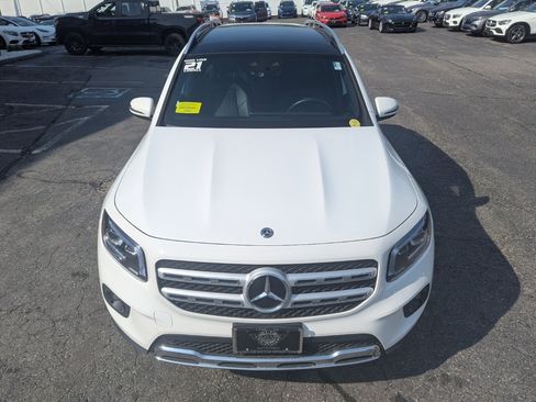 Used 2021 Mercedes-Benz GLB 250 4MATIC image 4