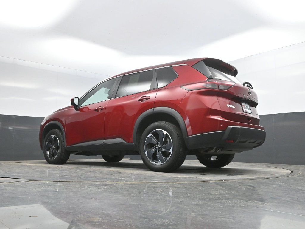 Used 2025 Nissan Rogue SV AWD/4WD image 32