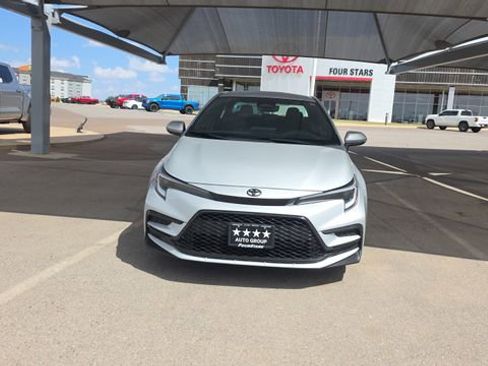 Used 2023 Toyota Corolla SE FWD image 3