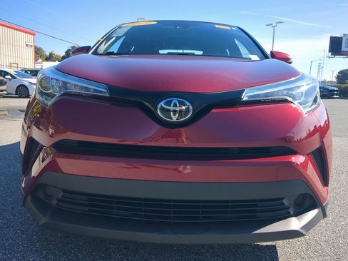 Used 2019 Toyota C-HR XLE image 17