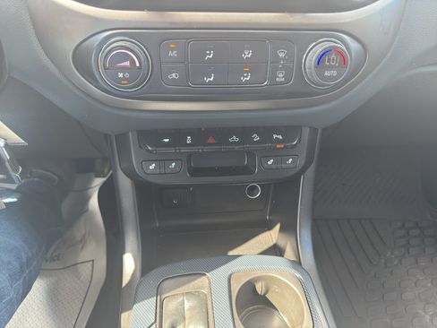 Used 2022 Chevrolet Colorado Z71 w/ Trail Boss Package AWD/4WD image 20