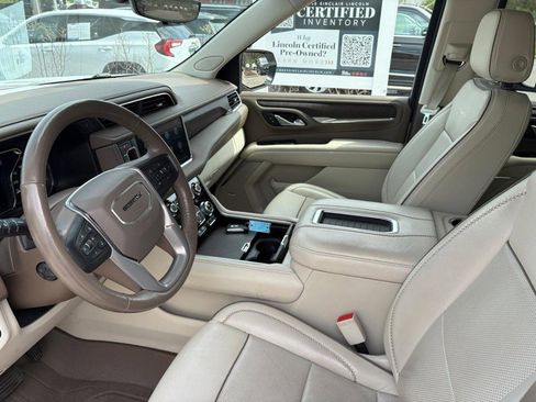 Used 2021 GMC Yukon Denali w/ Denali Premium Package image 5