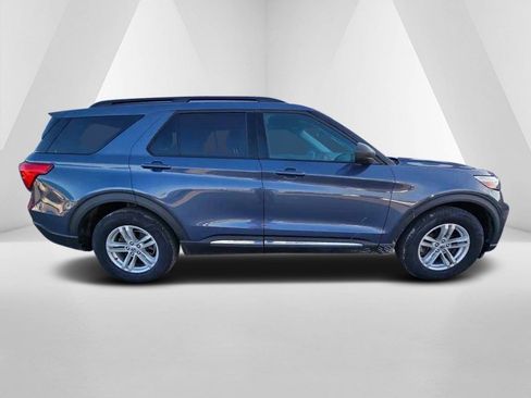 Used 2021 Ford Explorer XLT image 8