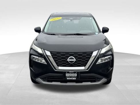 Used 2022 Nissan Rogue SV image 2