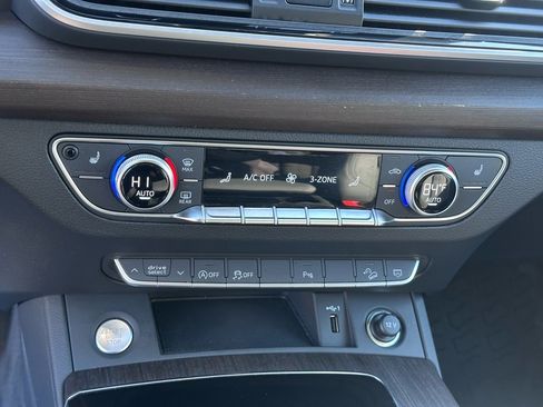 Used 2023 Audi Q5 2.0T Premium w/ Convenience Package image 17